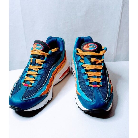 Nike Air Max 95 Big Kid's Sneakers - Picture 2 of 8